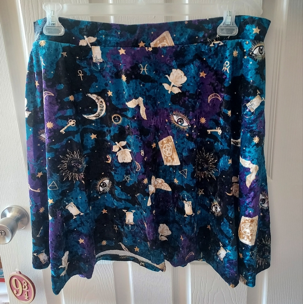 Midnight Hour (Hot Topic) velvety Witchy Skirt! 🧙🏽🌌🔮